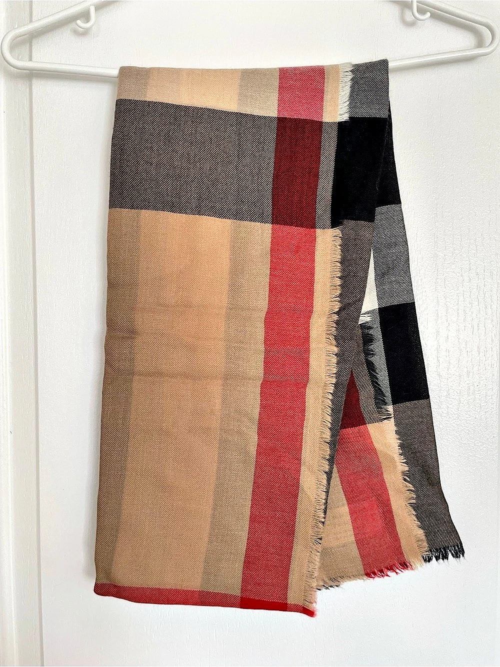 NWOT - Burberry Classic Check Cashmere Scarf Plaid Scarf in Brown & Red 🧣